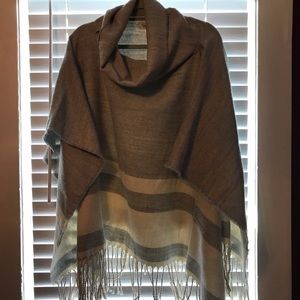 NWT Gray and cream cowl beck wrap